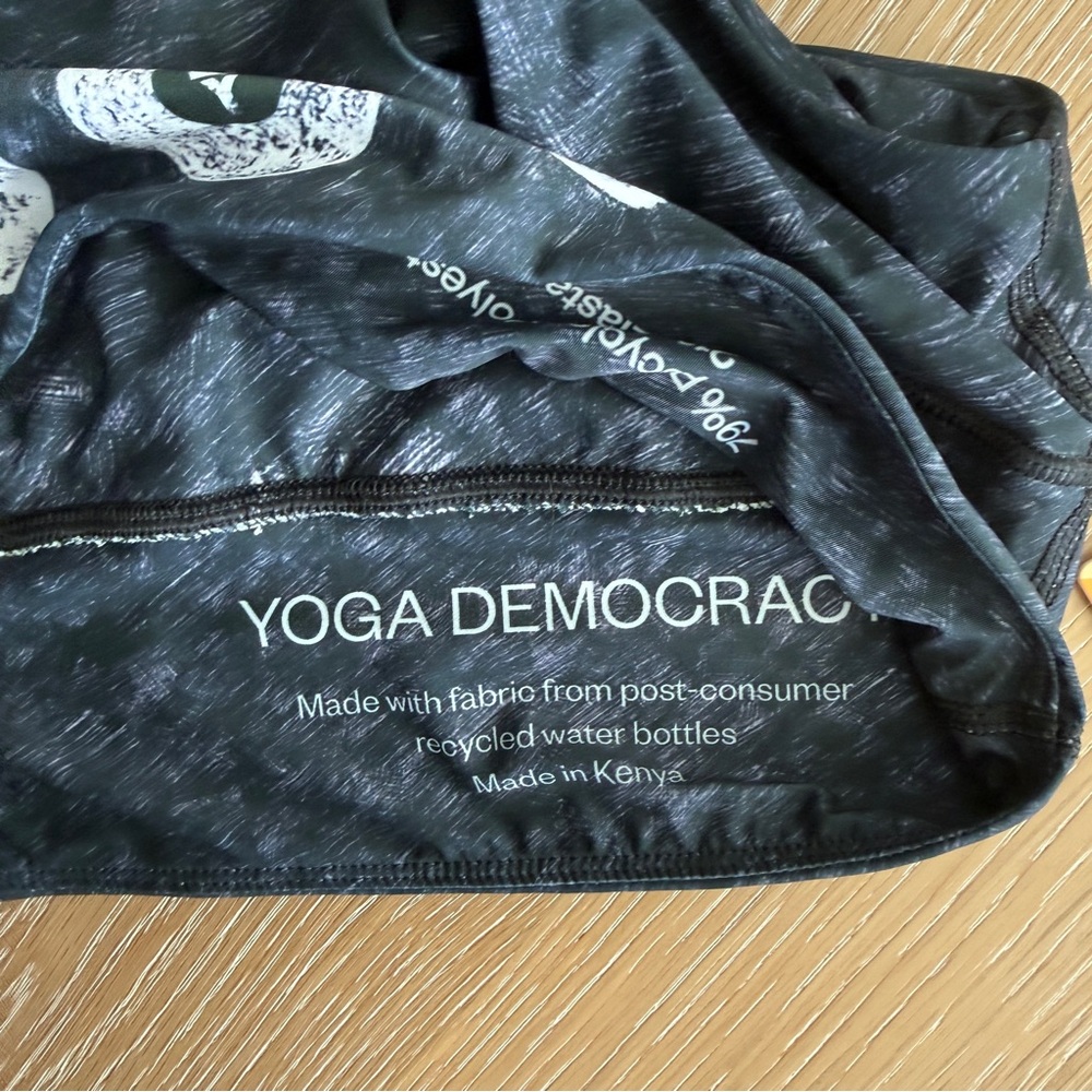 Democracy Black Yoga Sports Bra with Moonband Detail - Picture 4 of 5